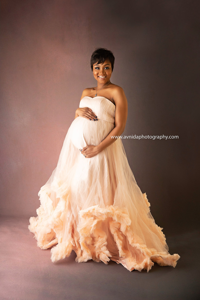 Maternity Photography Gowns and photoshoot by Avnida Photography